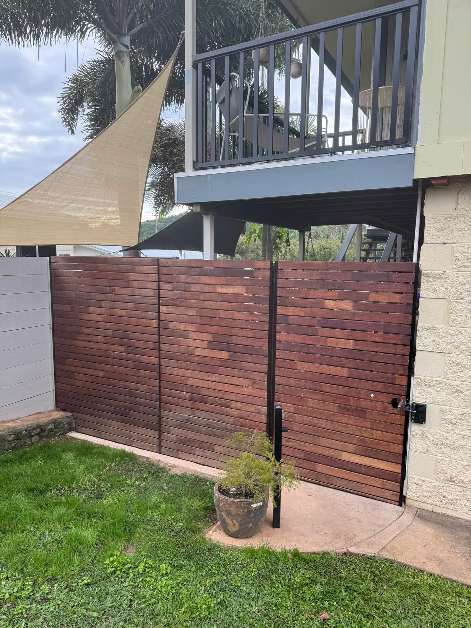 Timber gate & privacy feature